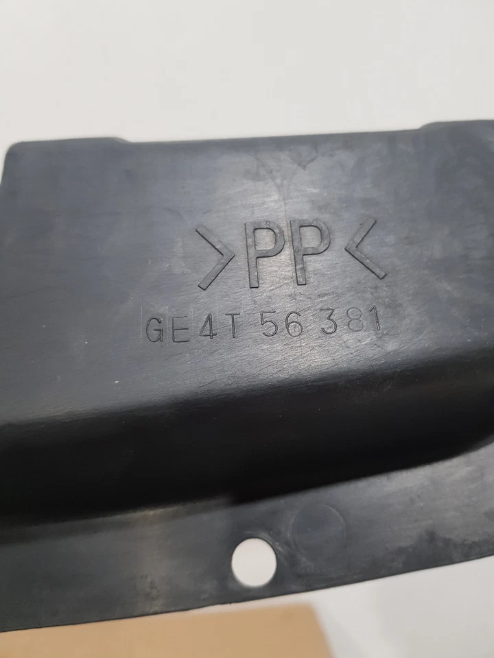 Marco de panel de golpe MAZDA 626 V GF parte superior GE4T56381 1999 31618642 Foto 3 de 3