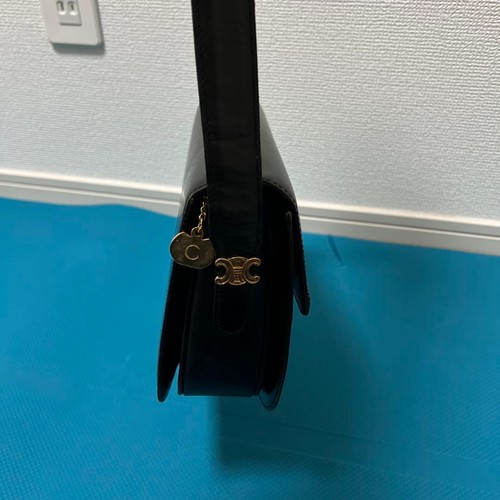 Celine Trapez Leder Schultertasche schwarz Vintage Logo Kutsche goldene Beschläge - Bild 16 von 19
