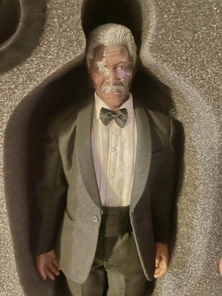 武器专家韦恩公司 CEO 1/6 可动人偶 DSToys DS01 全新凹陷盒 — 第 4/4 张图片