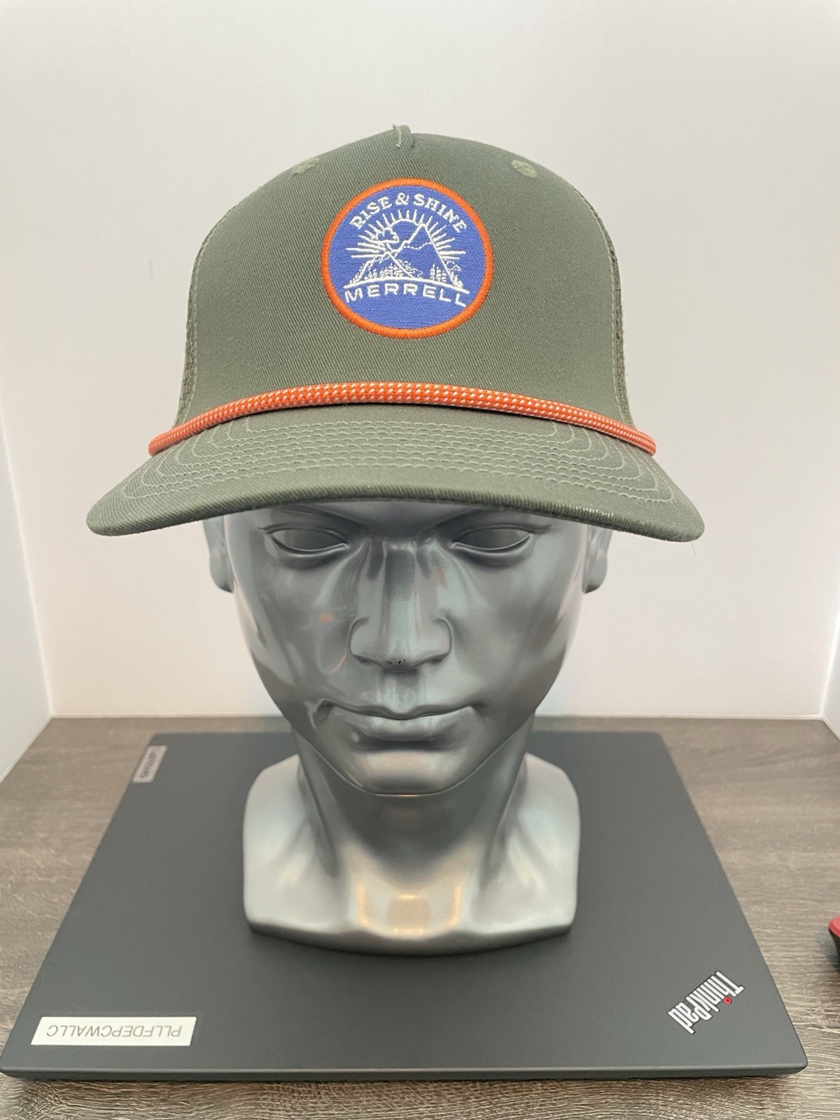 Merrell Cappello Corda Berretto Cinghia Regolabile Verde Performance Outdoor Rise and Shine