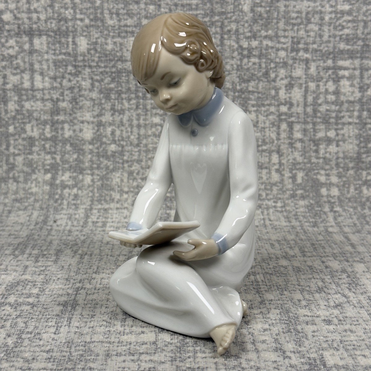 LLADRO Nao 1977 Boy Reading 7