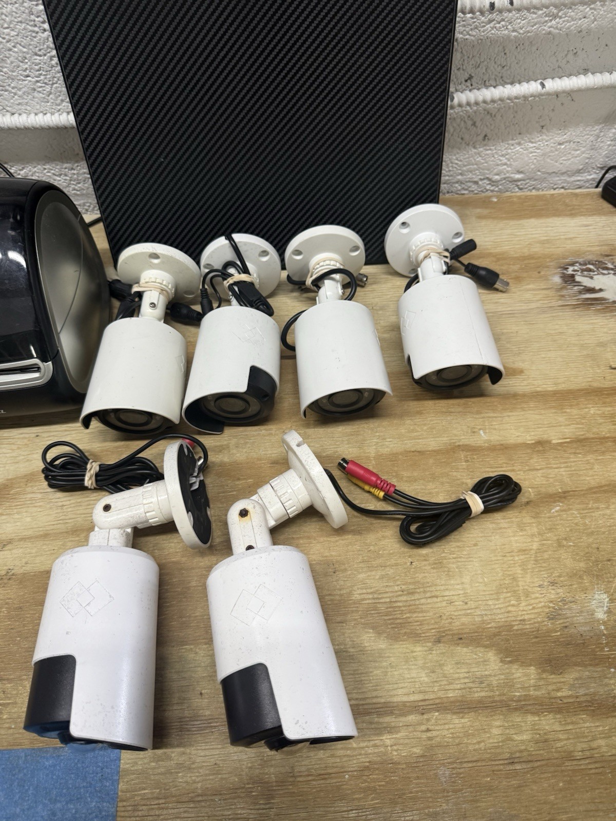 Lot of 6 LOREX CAMERAS 1080p Bullet Cameras - Free Shipping READ DESC! UNTESTED