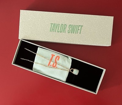 Taylor Swift Holiday Collection THE LIFE OF A SHOWGIRL Lock Necklace 24h Versand