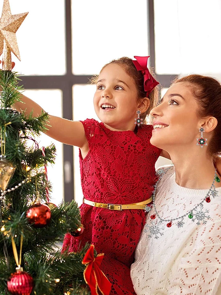 METOBAR Christmas Necklace Earrings Bracelet Set Rhinestone Snowflake Collar Nec - Image 4 of 4