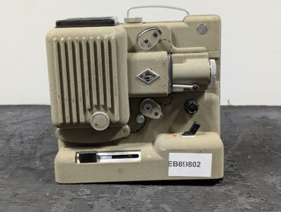 Vintage Eumig Projektor - Funktioniert, Gebrauchsspuren, Keine Zubehörteile