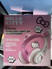      Hello Kitty wireless Bluetooth Headphones Light Up On Ear Mic Cat Ears