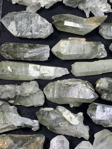 7690 Carats Chlorine Quartz Specimens Lot of 73 Pieces. - Picture 5 of 21