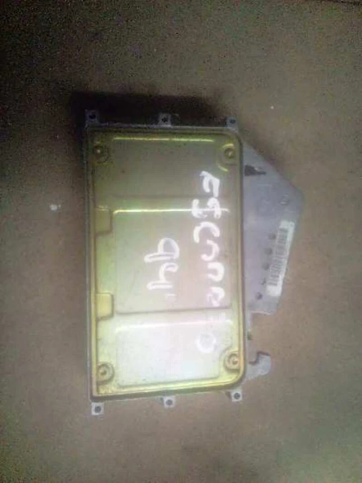 92GB2C013CB centralina abs per FORD SCORPIO BERL. TURNIER 1992 211083 - Immagine 4 di 4