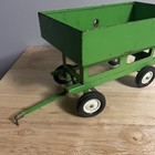 * VINTAGE ERTL HUSKEE FARM EQUIPMENT GRAVITY FEED GRAIN WAGON GREEN 8x5x6 INCHES — photo 5