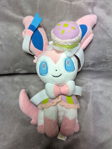 Pokémon Center Limited Halloween Sylveon Plush Toy 2018 We Are TEAM TREAT USED