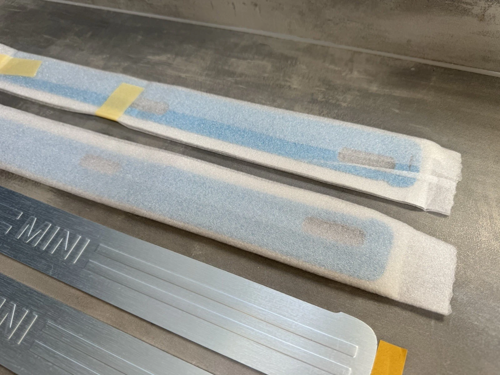 Mini Clubman F54 Front Entrance Cover Door Sill Trim With Adhesive Brand New 6