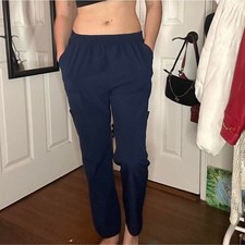 navy blue scrubs, so comfy, light and have pockets