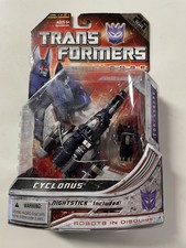 Transformers Universe Cyclonus Generation 1 Series Deluxe Class Action Figure