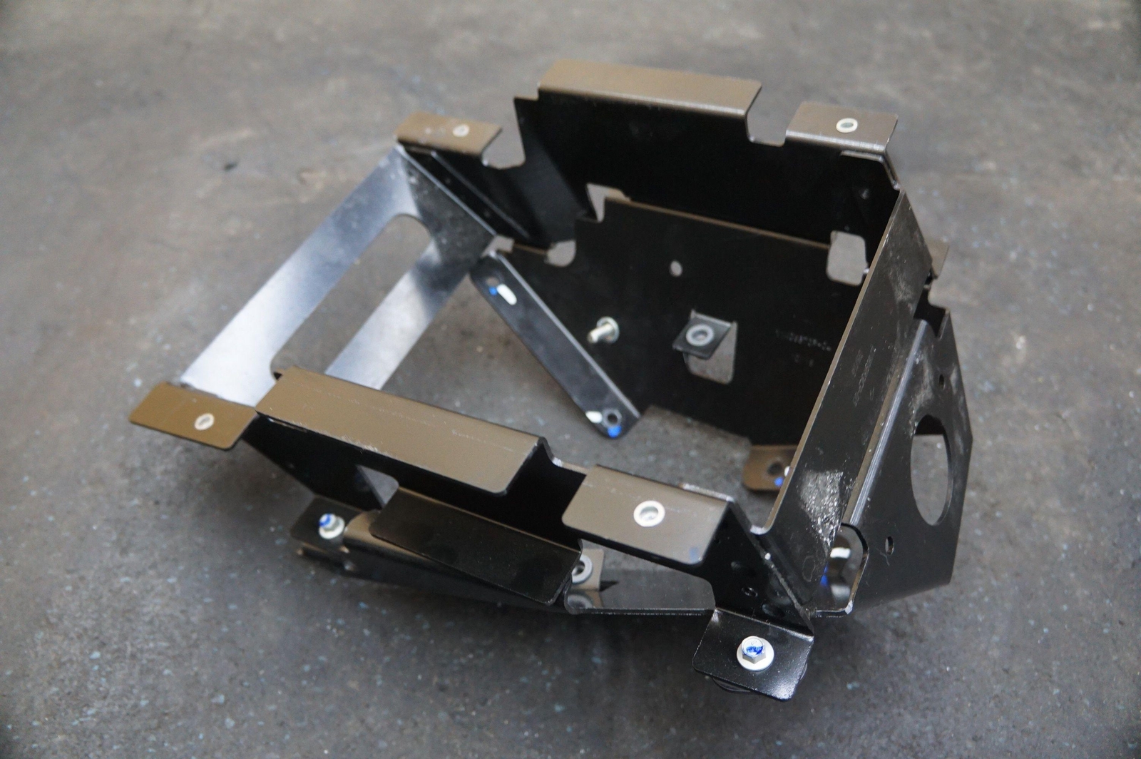 Right Floor Bracket Mount 11N0687CP 11N0983CP OEM McLaren 570S GT 2017 MP4-12C