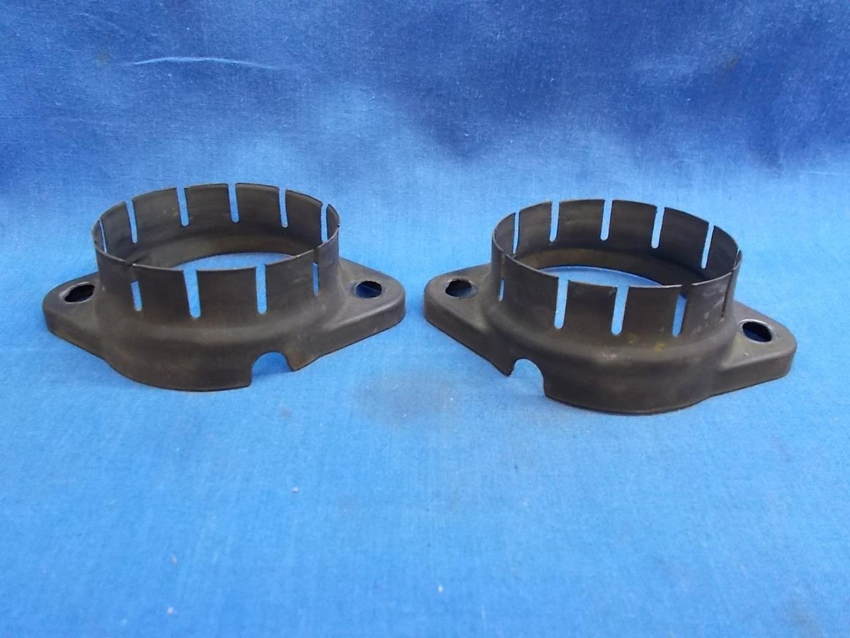 Yamaha 3G1-13564-00 & 3G1-13594-00. Used OEM LH & RH Carb Joint