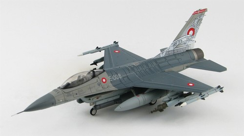 Hobby Master 1:72 F-16BM Falcon Flyvestation Skrydstrup DanishAF 66th Ann HA3881 - Picture 3 of 7