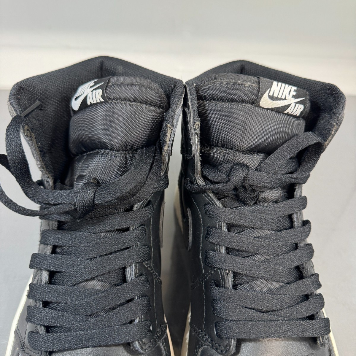 Air Jordan 1 Retro OG High Mens 8 Black Cyber Monday White
