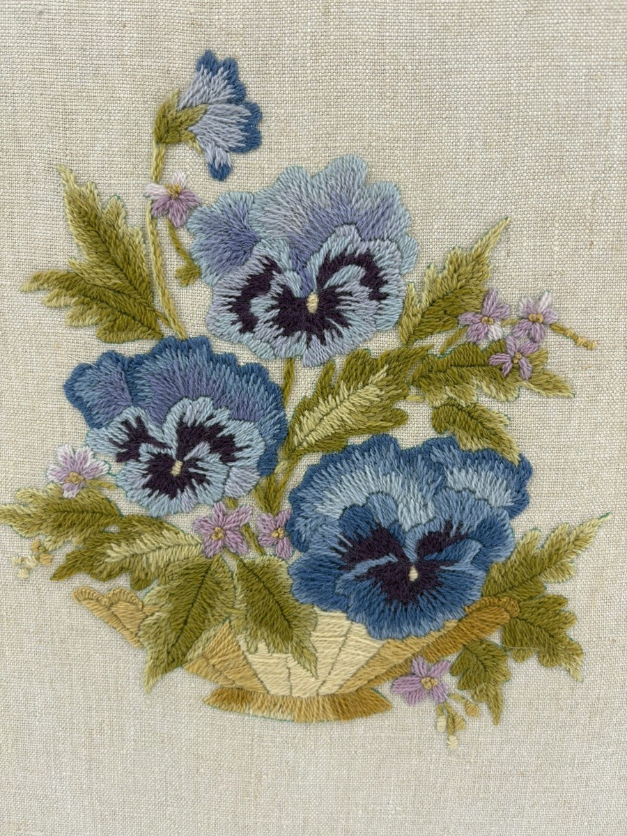 Grande Broderie Crewel Vintage Années 70 - Ronde 14,25 Pouces - Fini En Cerceau - Teintes Bleues