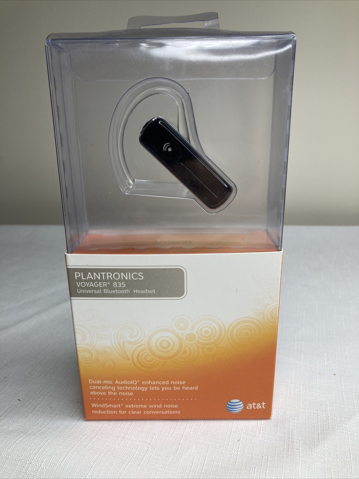 Plantronics Voyager 835 Black/White Ear 