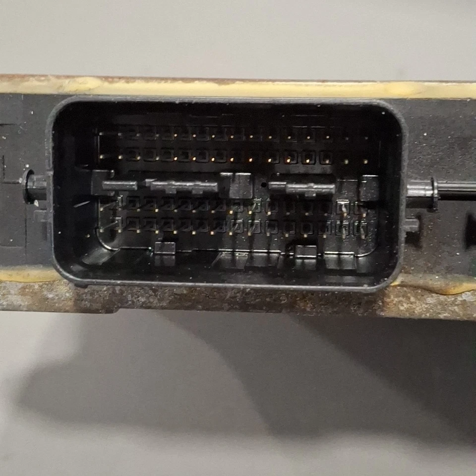 Mazda 3 2004-2005 ECU ECM L374 18 881D Foto 4 de 4