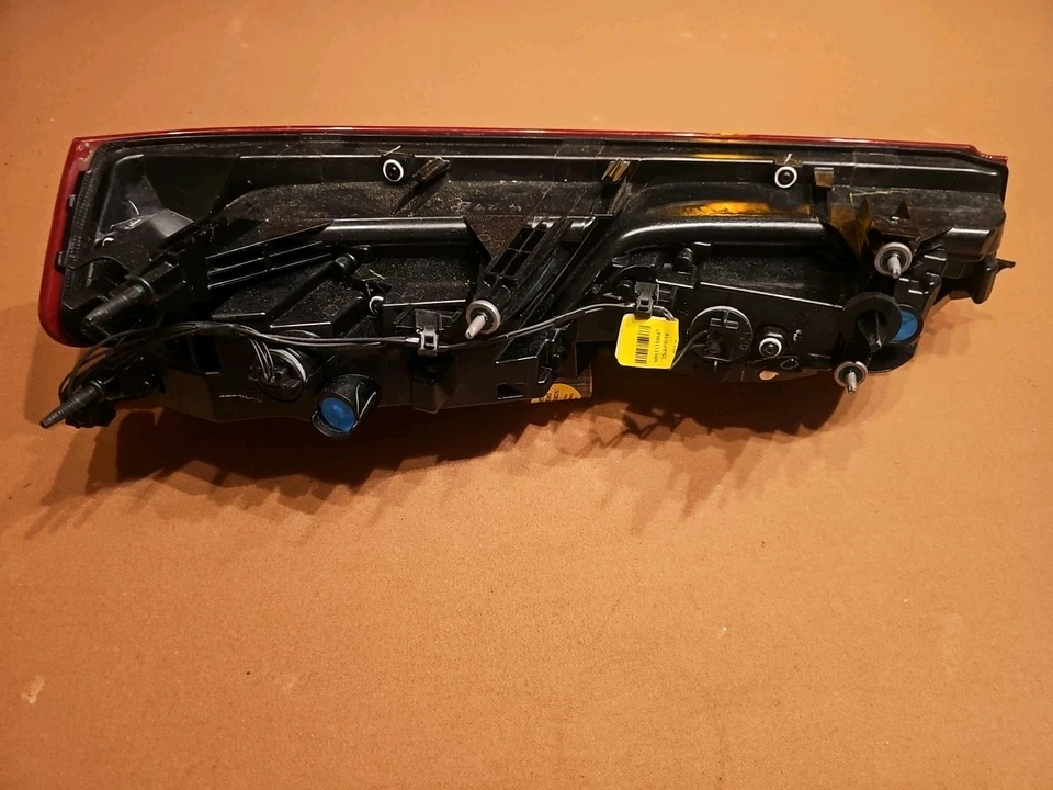 Chevrolet Camaro OEM Left Tail Light 2016 2017 2018 - Image 4 of 4