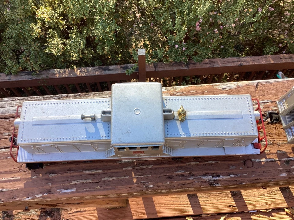 Lionel Postwar 629 Diesel Switcher Passenger Set from 1956 - 2432, 2434, 2436 - Image 3 of 4