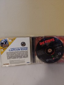 Street Fighter 3 Third Strike. 2000. Dreamcast. case middle broken (loose disc)