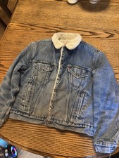 Vintage LEVIS Jacket mens 44 Trucker Made in USA Regular Sherpa Lined Denim