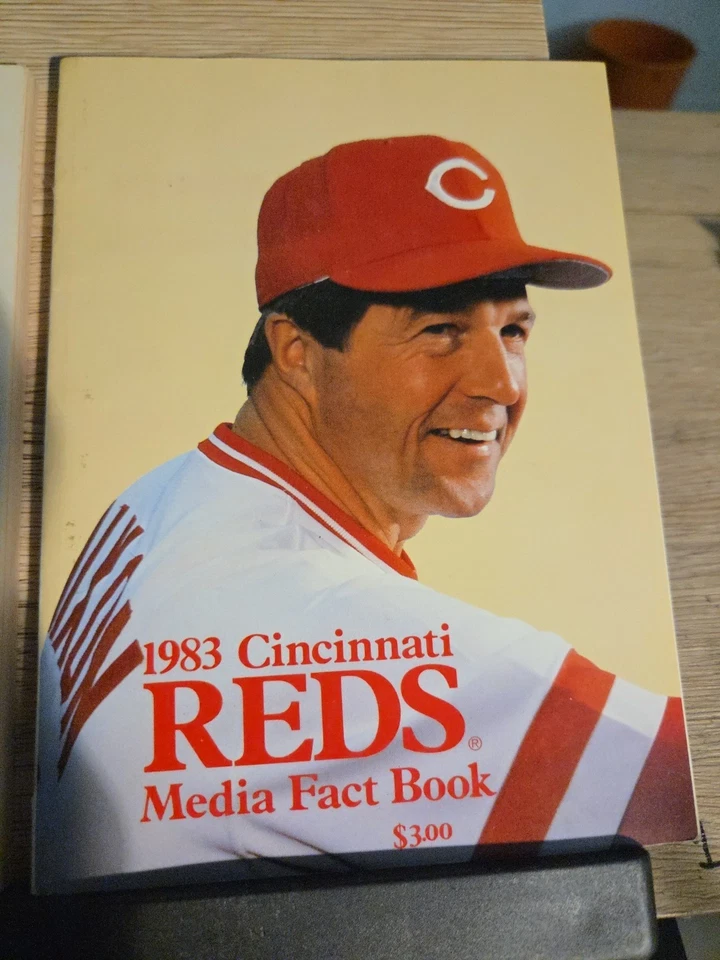 1981~1984 MLB/LOTE DE 4- GUÍAS/LIBROS DE DATOS para medios de Cincinnati Reds Foto 4 de 4