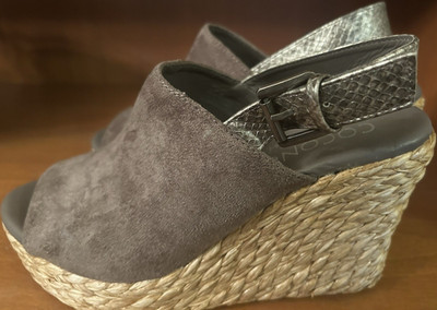 Coconuts by Matisse Gray Suede Wedge Slingback Sandals Buckle Women's Size 8