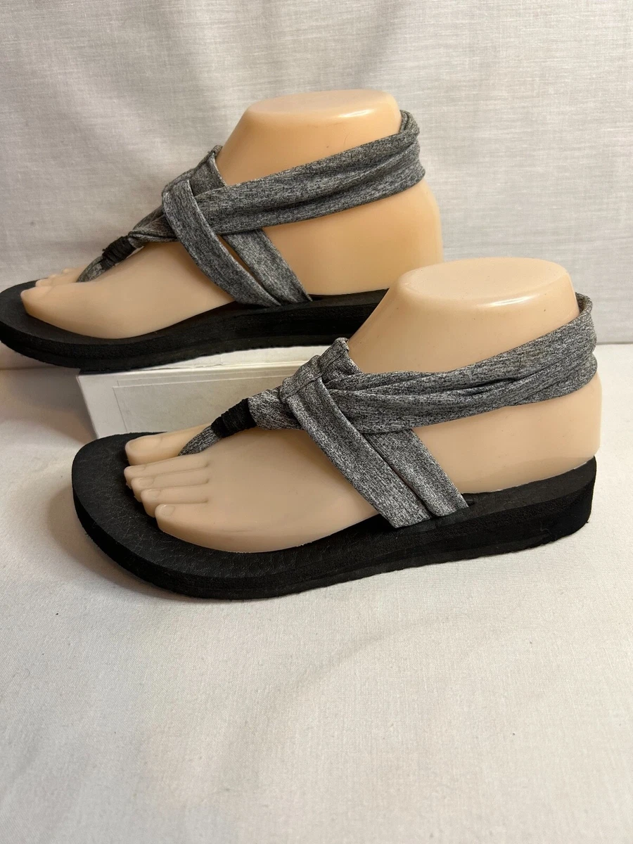 Skechers Yoga Foam Sandals Womens 6 Gray Black Thong Flip Flops Casual  Comfort