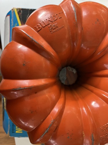 Vintage MCM Nordic Ware Orange Bundt Pan Teflon, 12 Cp (in Box, With Directions) - Picture 2 of 13