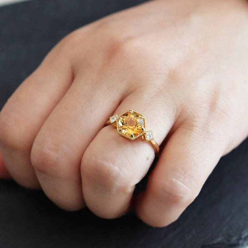 Винтажное кольцо круглой огранки с натуральным цитрином из желтого золота 14 карат с серебряным предложением - Изображение 3 из 4