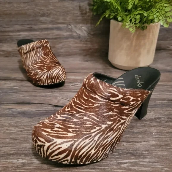 Sandalias para mujer Dansko Rae pelo de pony negras marrones zueco de leopardo talla 9,5 Foto 2 de 4