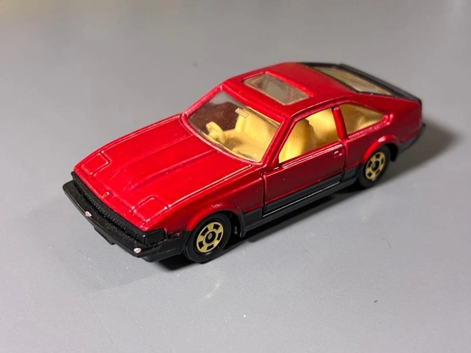Tomy Tomica Nº33 Toyota Celica XX 2800GT Rojo Mini Coche Con Caja Hecho en Japón Foto 2 de 4