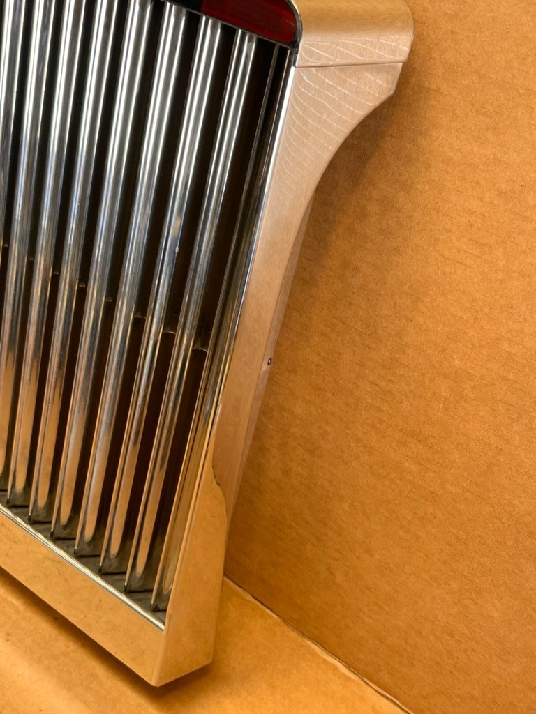 Rolls-Royce Silver Shadow 1966-1980 Right Grille
