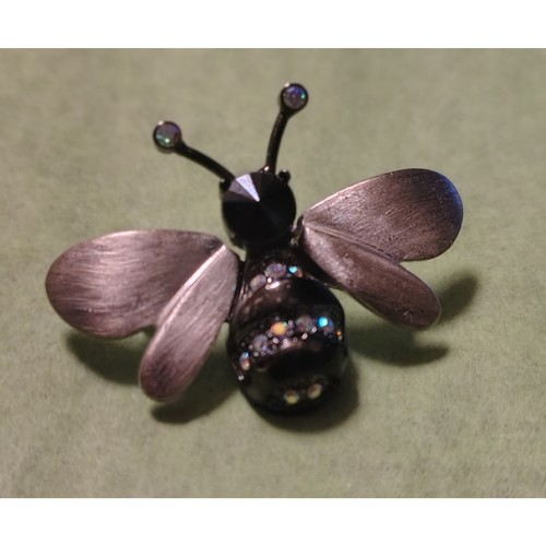 CUTEST LITTLE PEWTER, RHINESTONE, AND ENAMEL BUMBLE BEE PIN