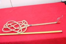 battoir à tapis en rotin vintage