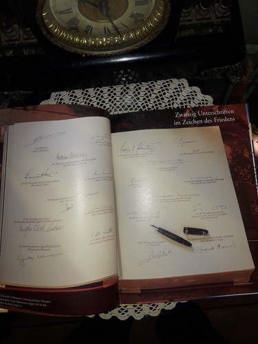 SIGNED HANS-JURGEN FIP, "NEUE IMPULSE FUR DIE TOLERANZ," (GERMAN POLITICIAN) - Imagen 6 de 8
