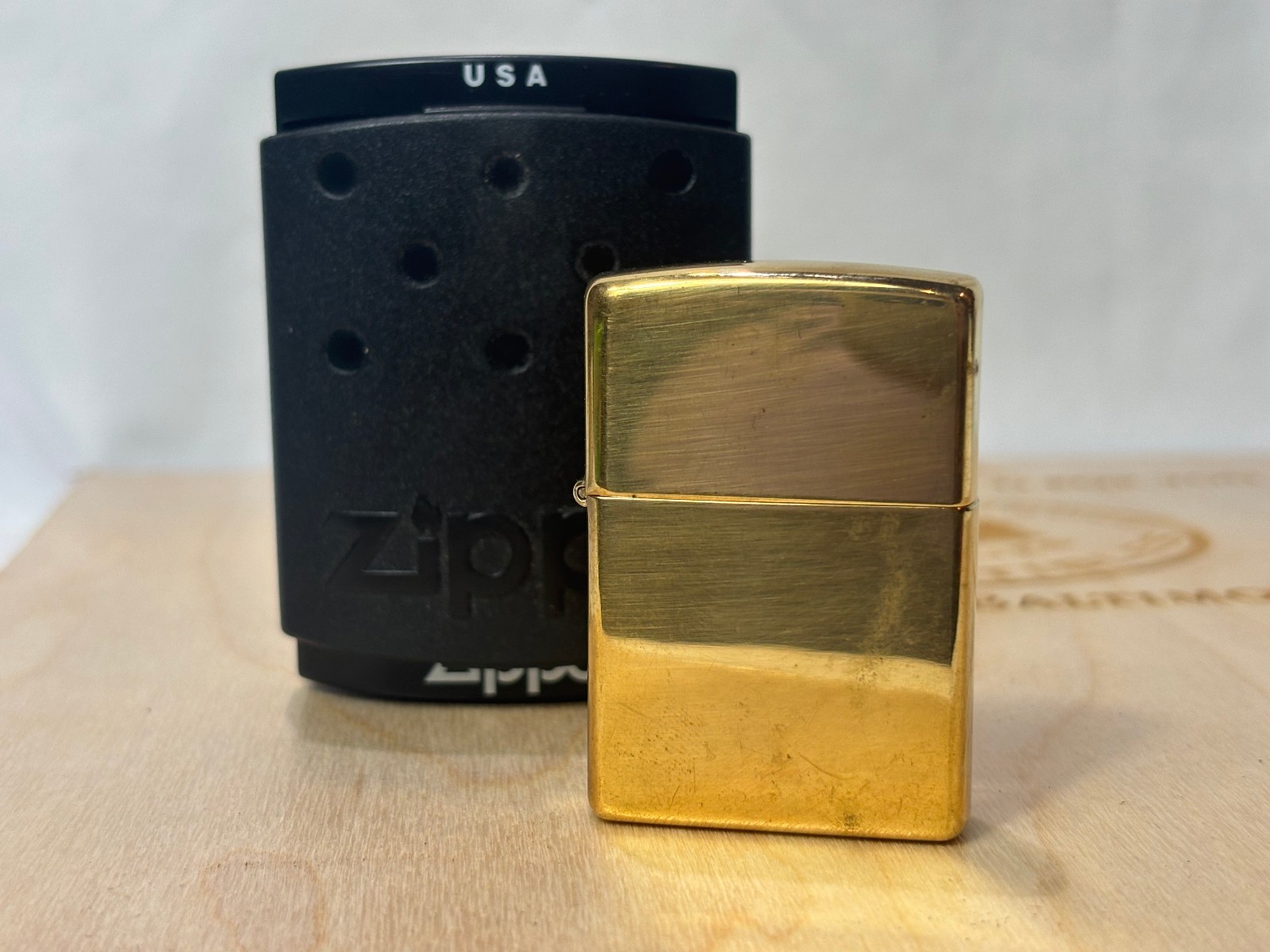 Polished Gold Tone Sticker Sealed In Case