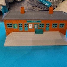 Thomas the train Plastic Painted Model Railroad Station Orange Gray Blue