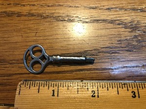 OLD SINGER (?) TREADLE SEWING MACHINE TRIANGLE SKELETON KEY 3 SIDED