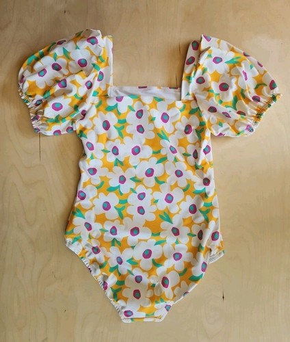 NWT HANNA ANDERSSON BOLD POPPY YELLOW PUFF SLEEVE O/P SWIMSUIT 130 8 $48 - Picture 3 of 6
