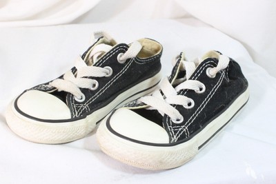 kids size 6 white converse