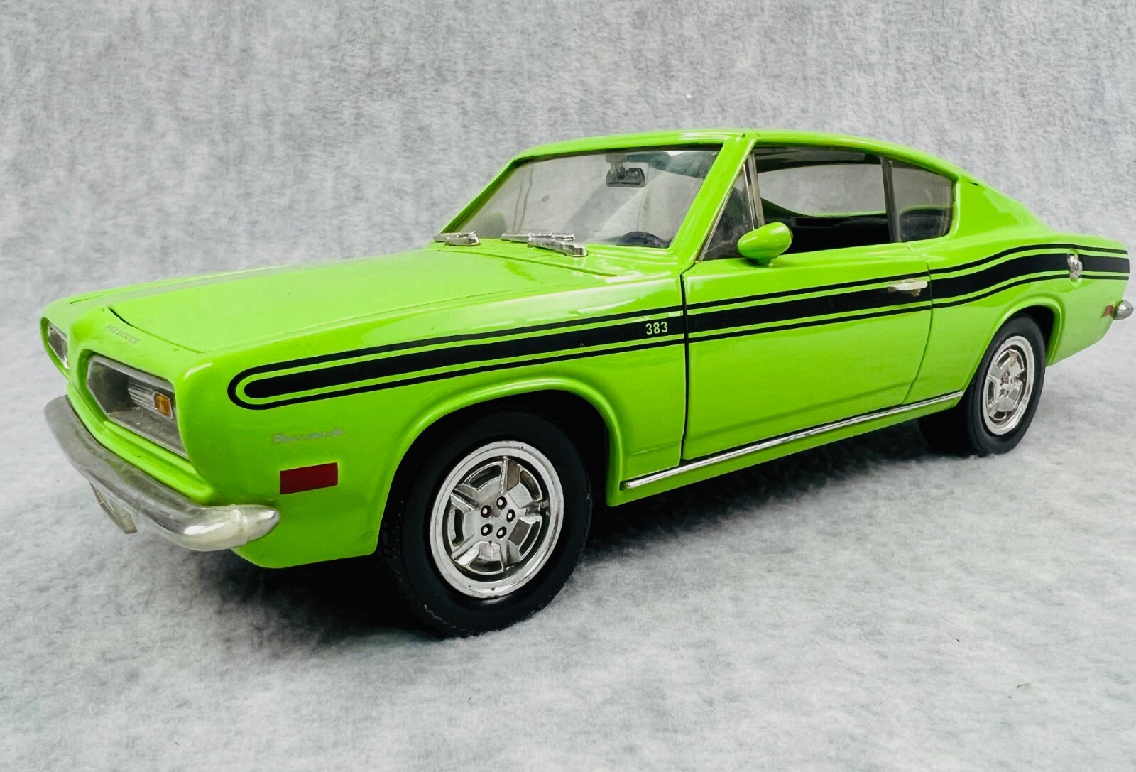 🔥Road Model Signature Cars 1969 Plymouth Barracuda 383 1:18 Die