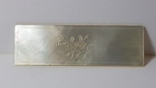 ANTIQUE MOTHER OF PEARL RECTANGULAR GAMING CHIP COUNTER - FLOWERS