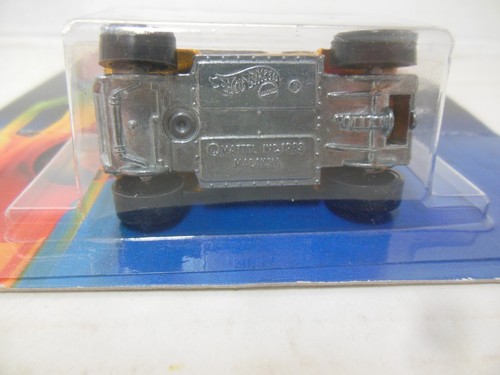 rare HOT WHEELS 1983 BLAZIN BUG COLOR RACER in blister pak INTERNATIONAL VERSION - Picture 3 of 4