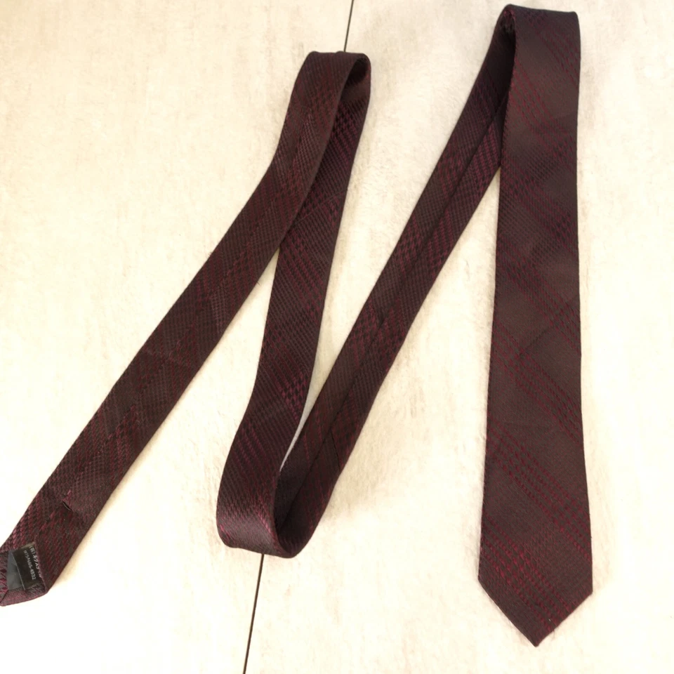 Traje ajustado pata de gallo corbata para el cuello para hombre borgoña negro liso moderno oscuro MODO S Foto 3 de 4