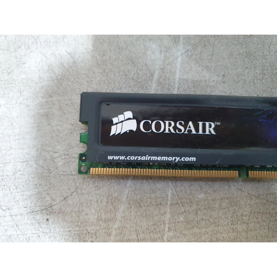 Corsair CGM2X1G800 Gaming Memory Module 1GB PC2-6400 DDR3 SDRAM 240-Pin 800MHz - Image 2 of 4