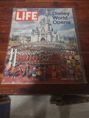 LIFE Magazine Oct 15 1971 Disney World Opens Cover, Illustrated News
